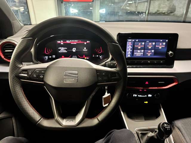 aeff5cca-ce6c-43eb-8716-308810abcb89_07-1.jpg